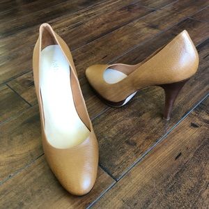 ANNE KLEIN Leather Calf skin round toe pumps